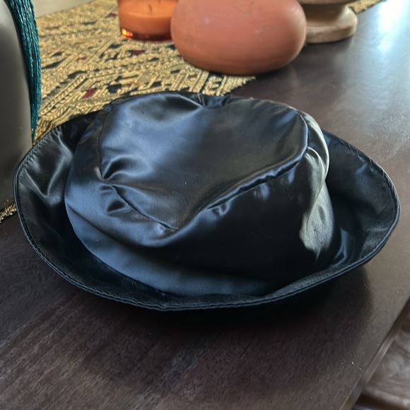 Vintage Two Girls N.Y.C. Randi Zinz & Marcia Lyons Black Bucket Hat - Picture 9 of 10